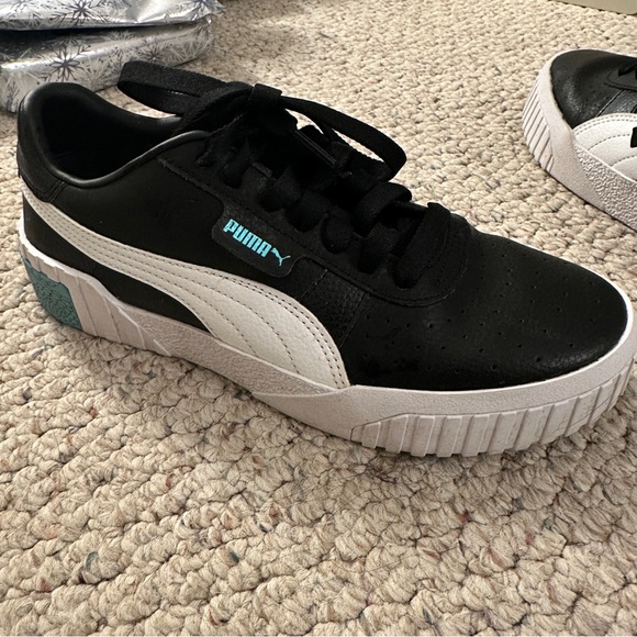 Women's Puma leather sneakers size 7 - Picture 10 of 11